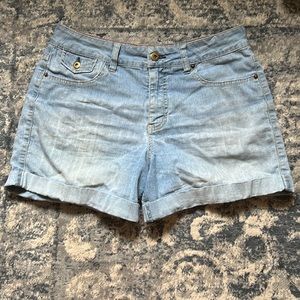 Woman’s jean shorts
